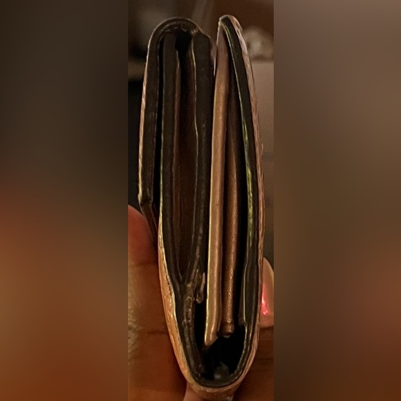 GUCCI Shine Rose Beige Guccissima Patent Leather Wallet - Picture 15 of 16